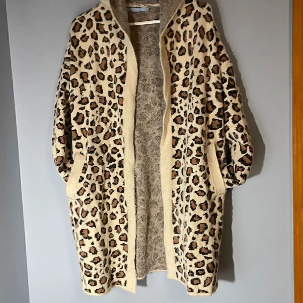 Michelle Nicole Leopard Print Hooded Open Cardigan Medium